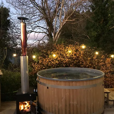 Rosebank Cottage - Hot Tub & Log Stove Alexandria Exterior photo