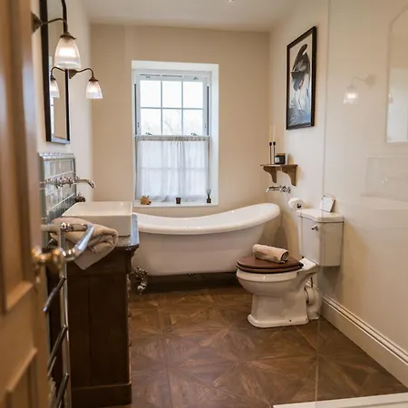 Rosebank Cottage - Hot Tub & Log Stove Alexandria Exterior photo